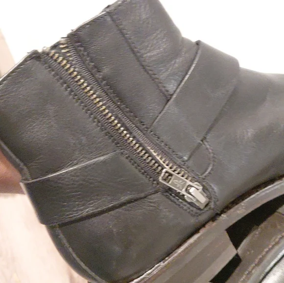 Frye Women's Black Leather Ankle Moto Boots Size 7 - Picture 8 of 12